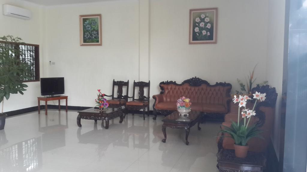 Kailani Inn Medan Exterior photo